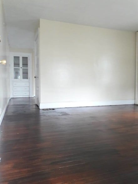 Building Photo - 72 Durant St
