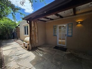 Building Photo - 116.5 W Buena Vista