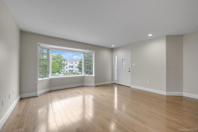 Building Photo - 2-41 Oak Park Drive Unit