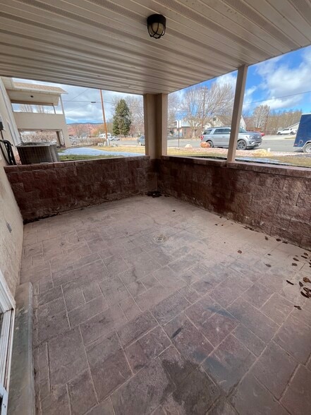 Building Photo - 261 E 170 N
