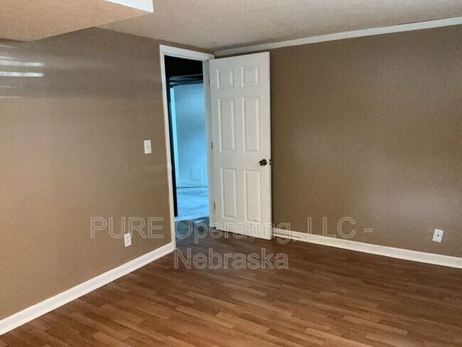 Building Photo - 5236 Ames Ave