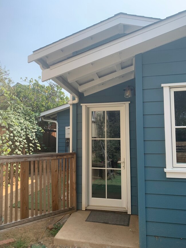 Primary Photo - 4036 Loma Vista Ave