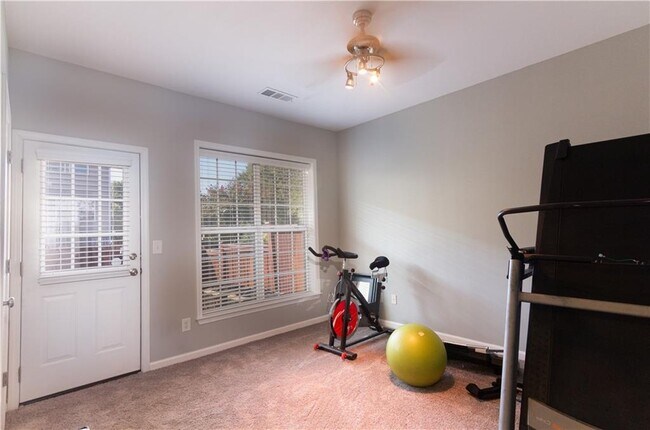 Building Photo - 1035 Thornborough Dr