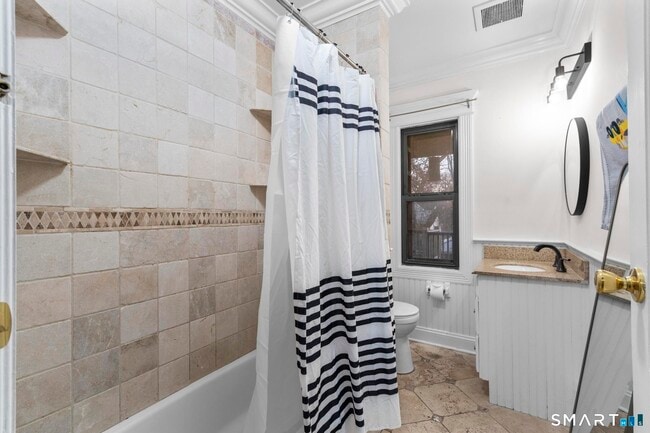 Building Photo - 33 Douglas Ave