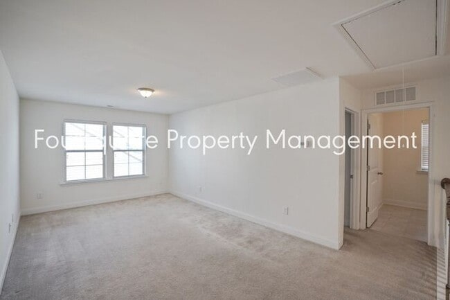 Building Photo - Spacious Single-Family Home with Open Floor Plan, Loft & Two-Car Garage – In the Popular Arrowhea...