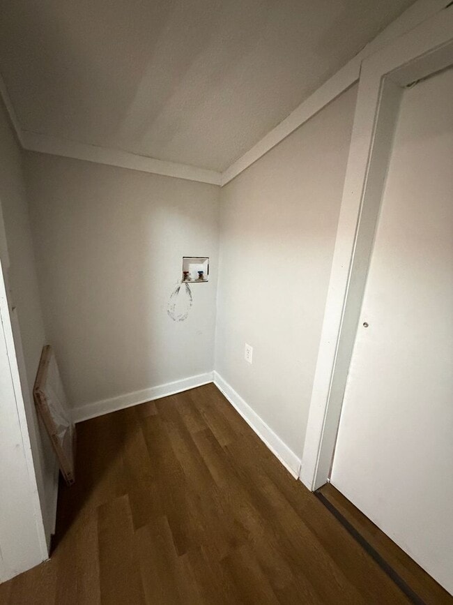 Building Photo - 145 Church St