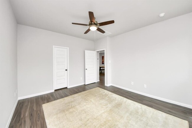 Building Photo - 2473 Carp Dr