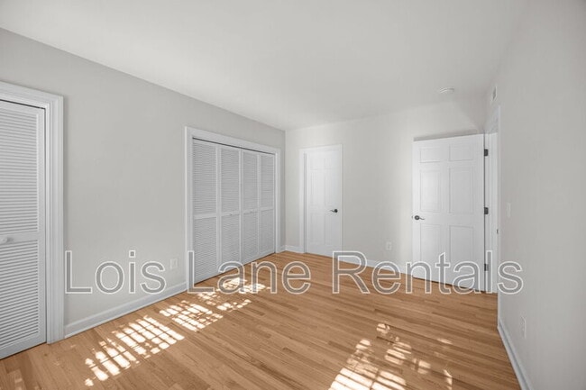 Building Photo - 12 Elliott St