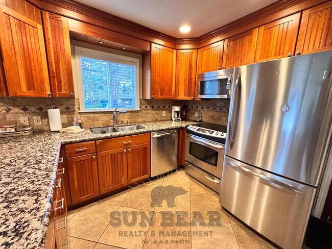 Building Photo - 2 Bedroom Furnished Condo in Incline w Carport (IM8)