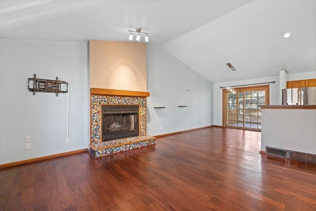 Building Photo - 7885 E Oakbrook Cir