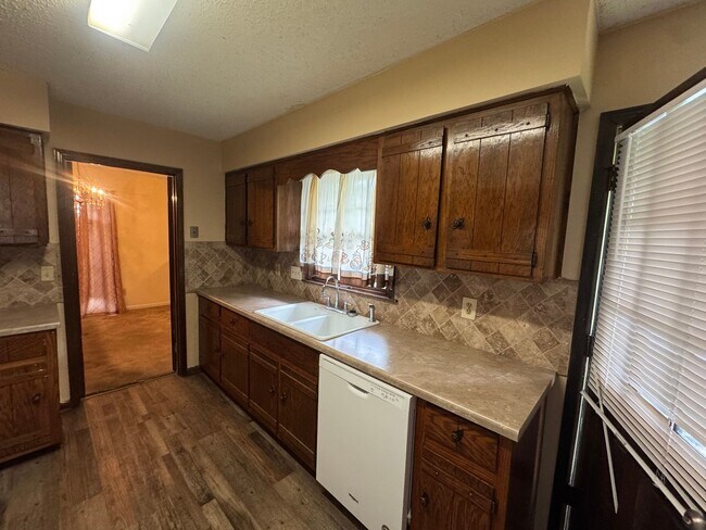 Building Photo - 3324 Cross Creek Dr