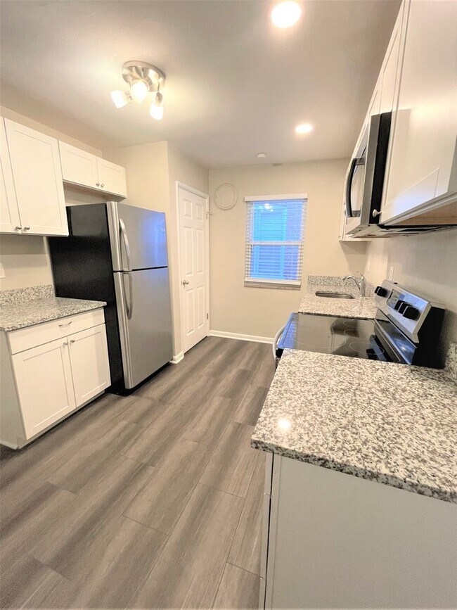 Building Photo - Clayton Ave (6521-23)