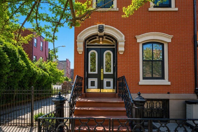 Building Photo - 273 5th St