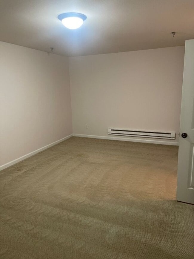 Building Photo - 3bd/2.5ba Lynnwood Townhome