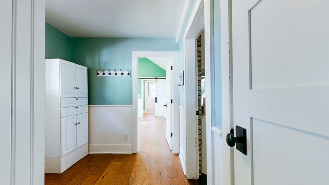 Building Photo - Country Charm Meets Vineyard Views! Two Bedroom Two bath with room to relax!