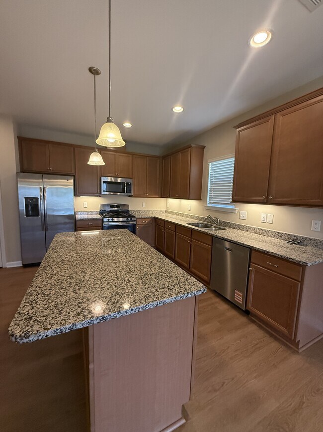 Building Photo - 222 Skyway Dr