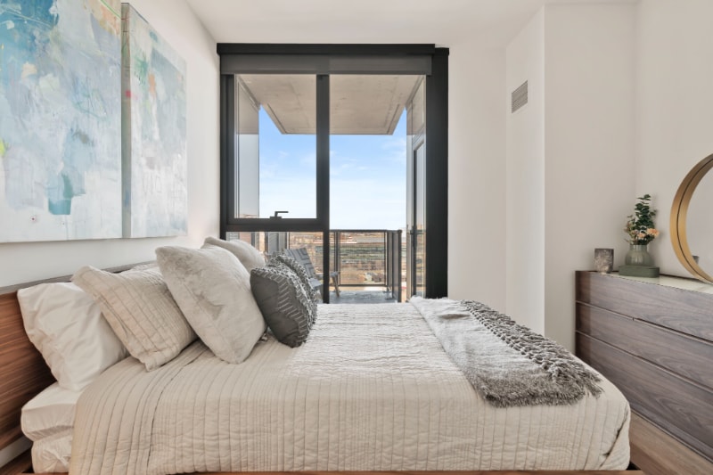 Building Photo - 515 S Damen Ave