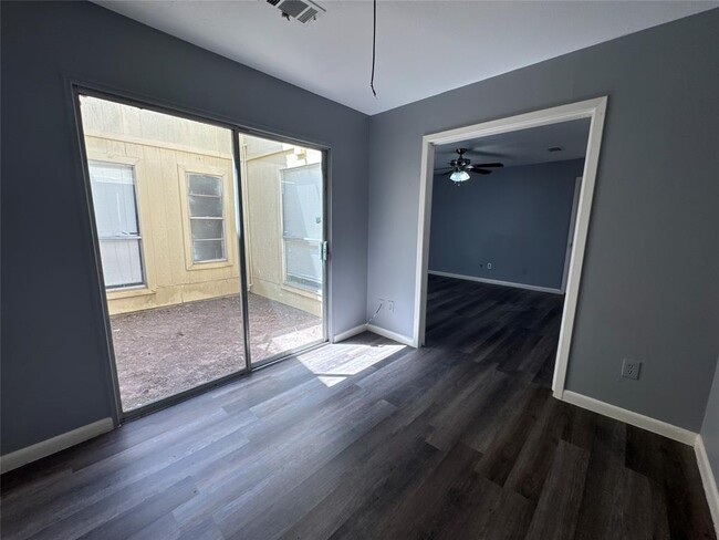 Building Photo - 12011 Carriage Ridge Ct
