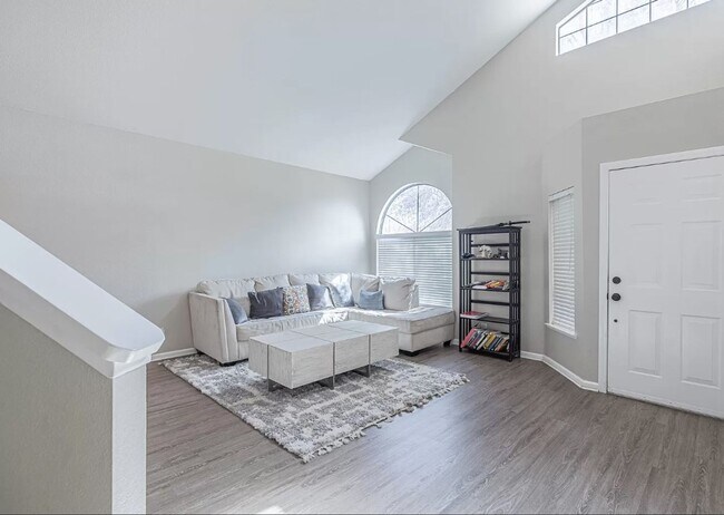 Building Photo - 4641 Cocina Ln