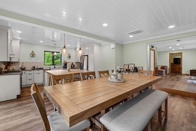 Building Photo - 7643 Mill Rd