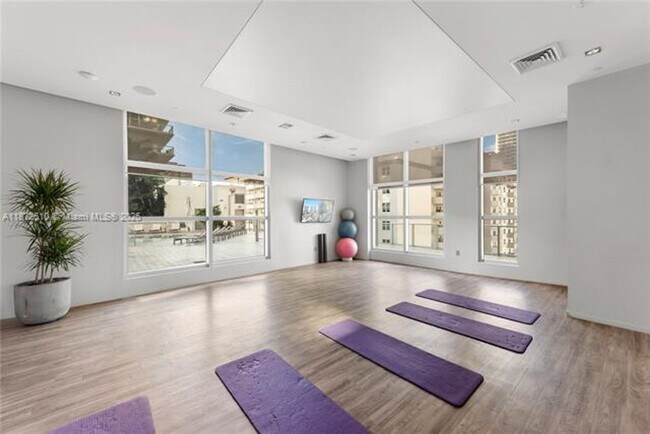 Building Photo - 1100 S Miami Ave