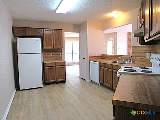 Building Photo - 1706 Wickfield Way