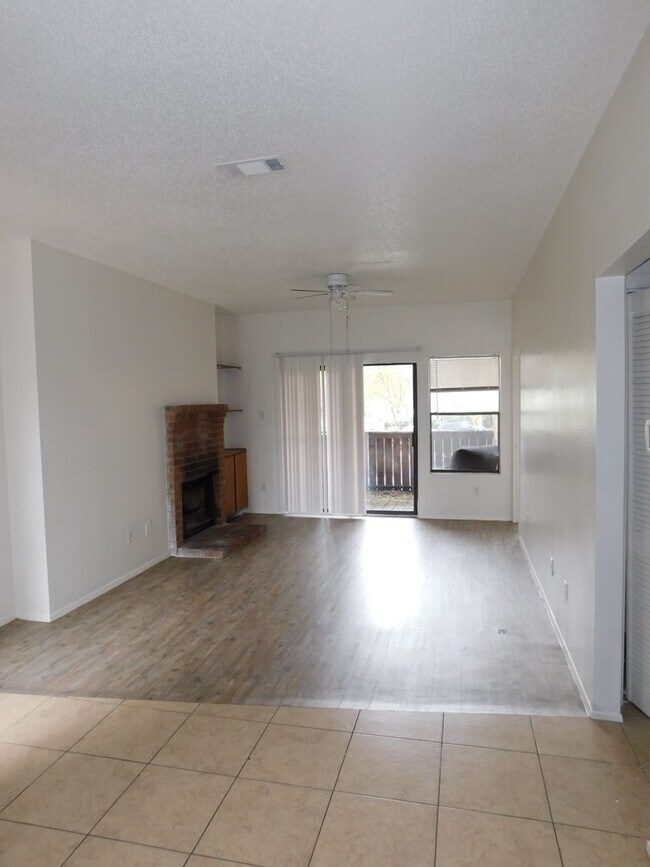 Building Photo - 2509 W Slaughter Ln
