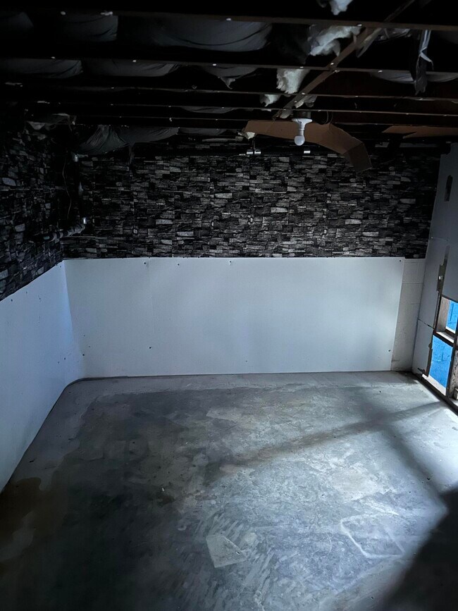 Building Photo - 126 Allnutt Dr