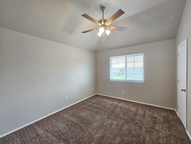 Building Photo - 4601 Hudson Dr