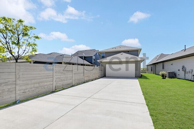 Building Photo - 3140 Eddington Dr