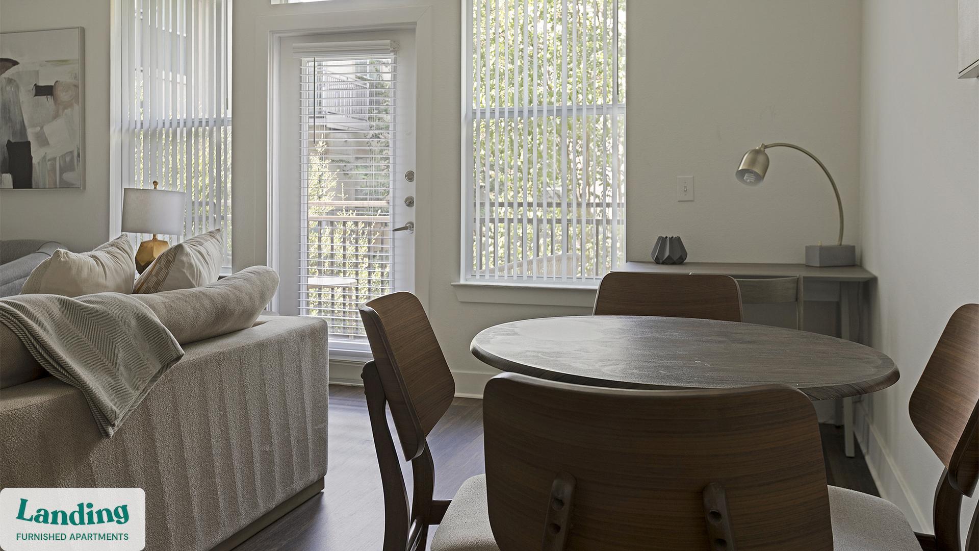 Building Photo - 7373 Valley View Ln