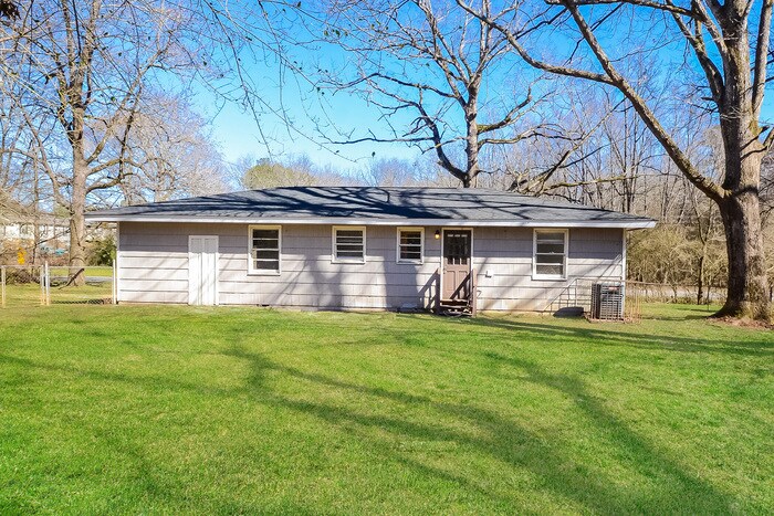 Building Photo - 207 Polly Reed Rd NE