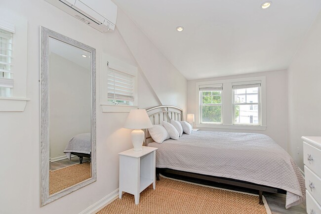 Building Photo - WINTER RENTAL: Changes In Latitude (Dogs Welcome!)