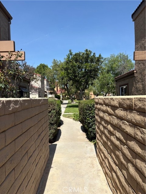 Building Photo - 1421 Vista Grande