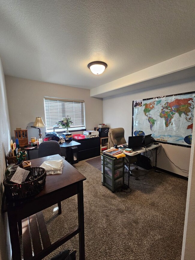 Building Photo - 4 BED | 2 BATH | DOUBLE GARAGE | RAPID VALLEY