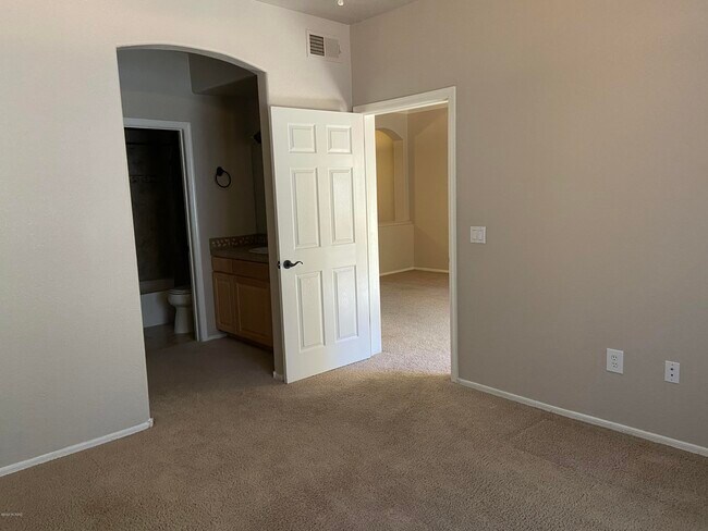 Building Photo - 7050 E Sunrise Dr