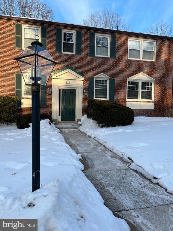 Building Photo - 500 E Lancaster Ave