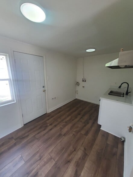 Building Photo - 4238 N 42nd Pl