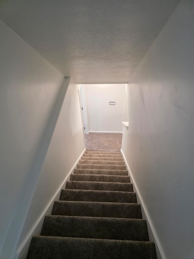 Building Photo - 1824 N Patchwork Ave
