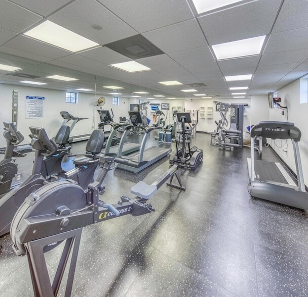 Building Photo - 511 Lucerne Ave