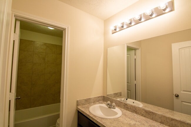 Building Photo - 13006 Bella Vida Ln