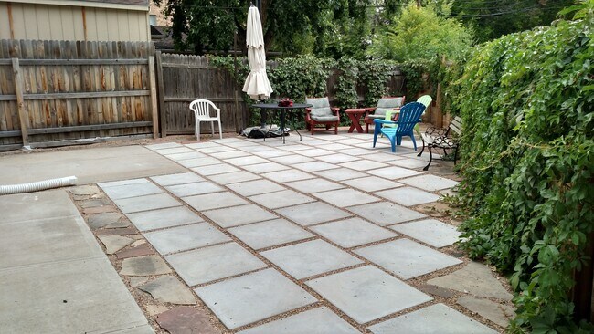 Building Photo - 15th