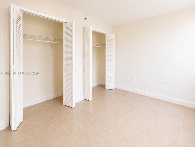 Building Photo - 650 NE 64th St