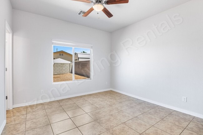 Building Photo - CHARMING TWO BEDROOM