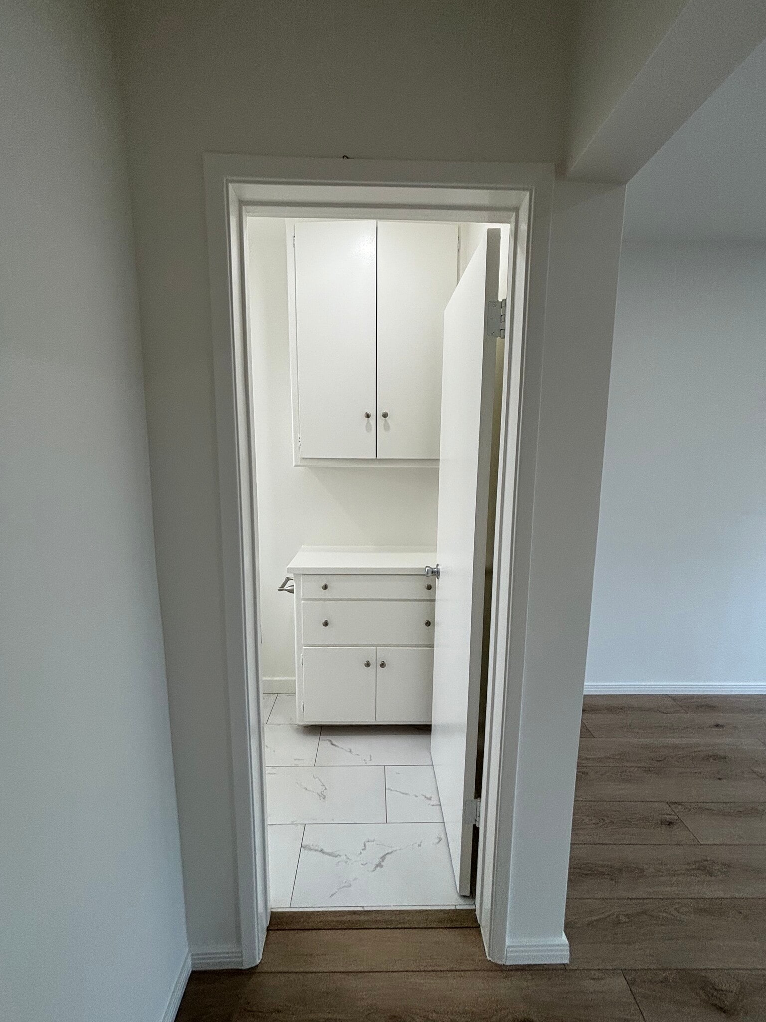 bathroom - 820 S Rosemead Blvd