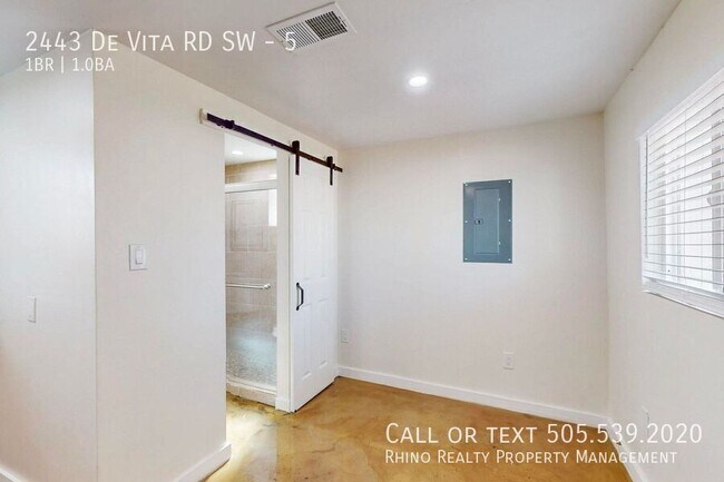 Building Photo - 2443 De Vita Rd SW