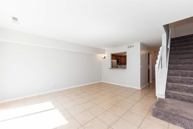 Building Photo - 44 Apple Ln