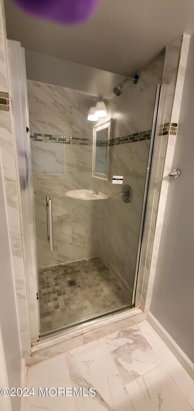 Building Photo - 1620 Union Ave