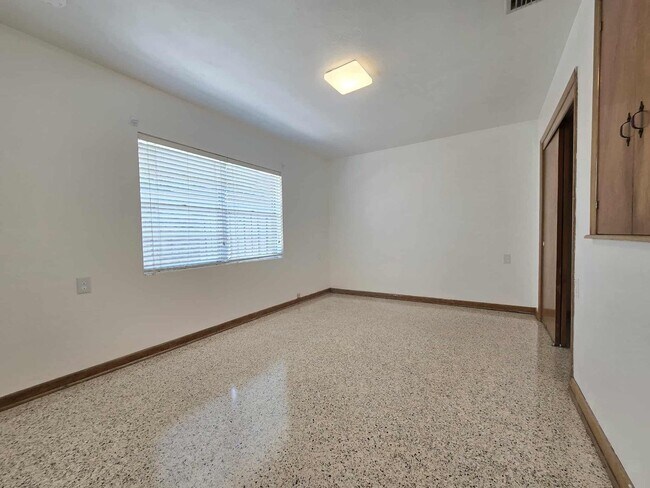 Building Photo - BEACON TRIPLEX