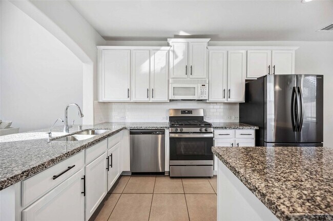 Building Photo - 5914 Prince Pl Dr